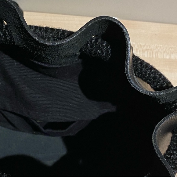 The Stowe Leather Brady Bucket Bag - Picture 5 of 7